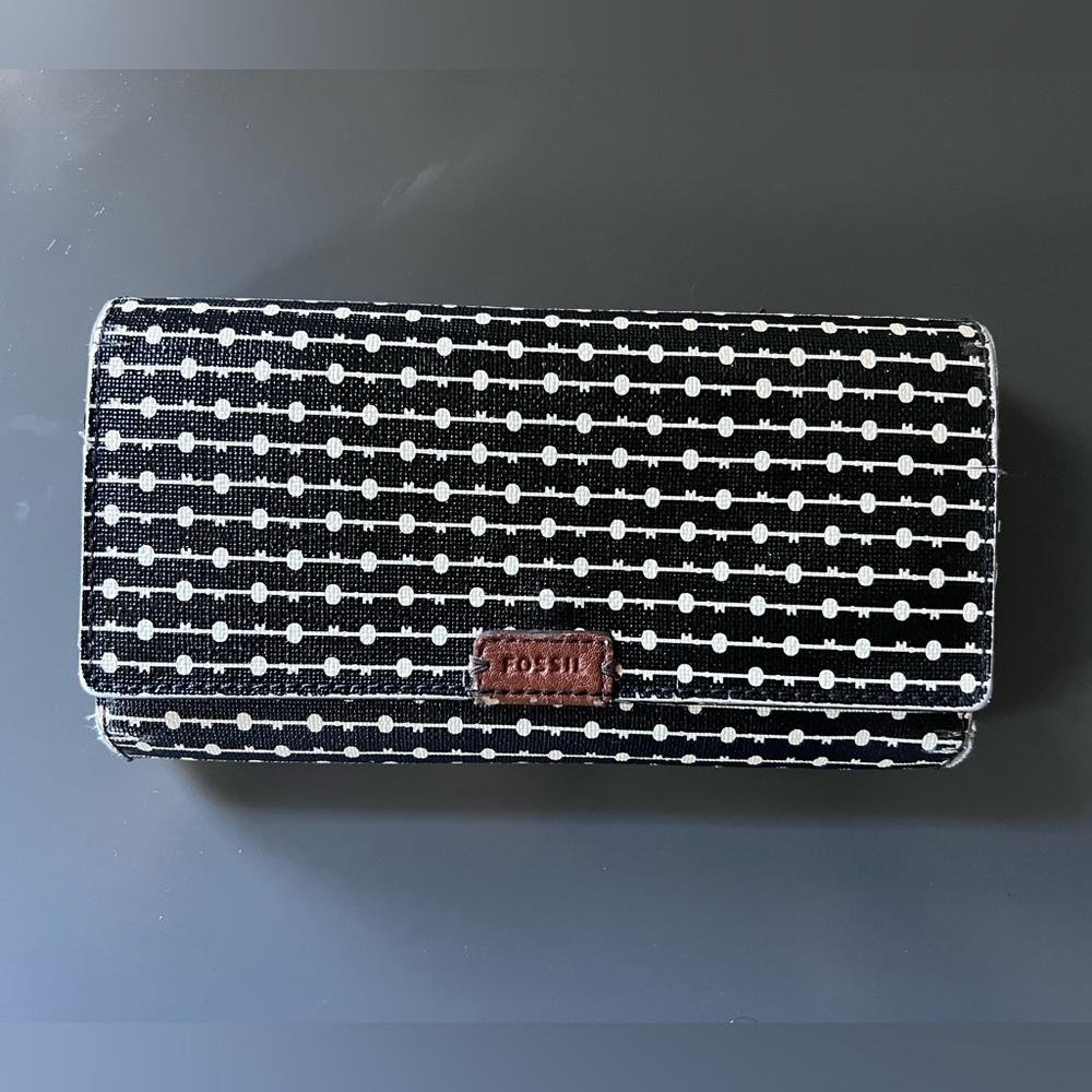 Fossil, Black / White Key Print, Trifold Wallet
